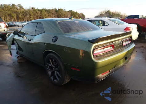 2022 Dodge Challenger R/T z USA, uszkodzony, nr VIN 2C3CDZBT8NH233824